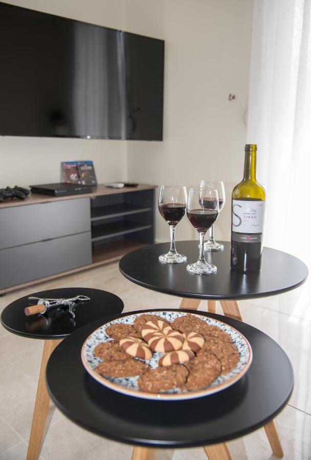Center Manolia Dream 3 Bedroom Apartment 100M Away From The Beach Chania  ภายนอก รูปภาพ