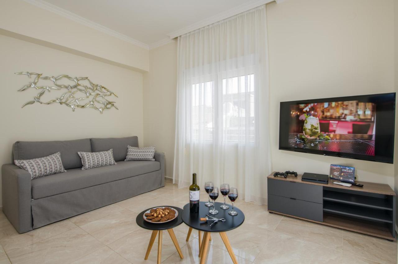 Center Manolia Dream 3 Bedroom Apartment 100M Away From The Beach Chania  ภายนอก รูปภาพ